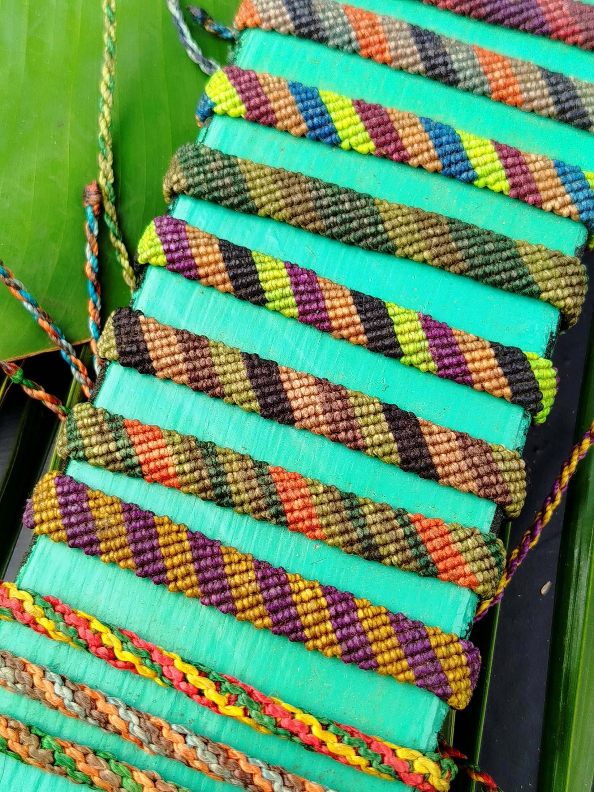 Pulseiras de Macramê - Imagem 5