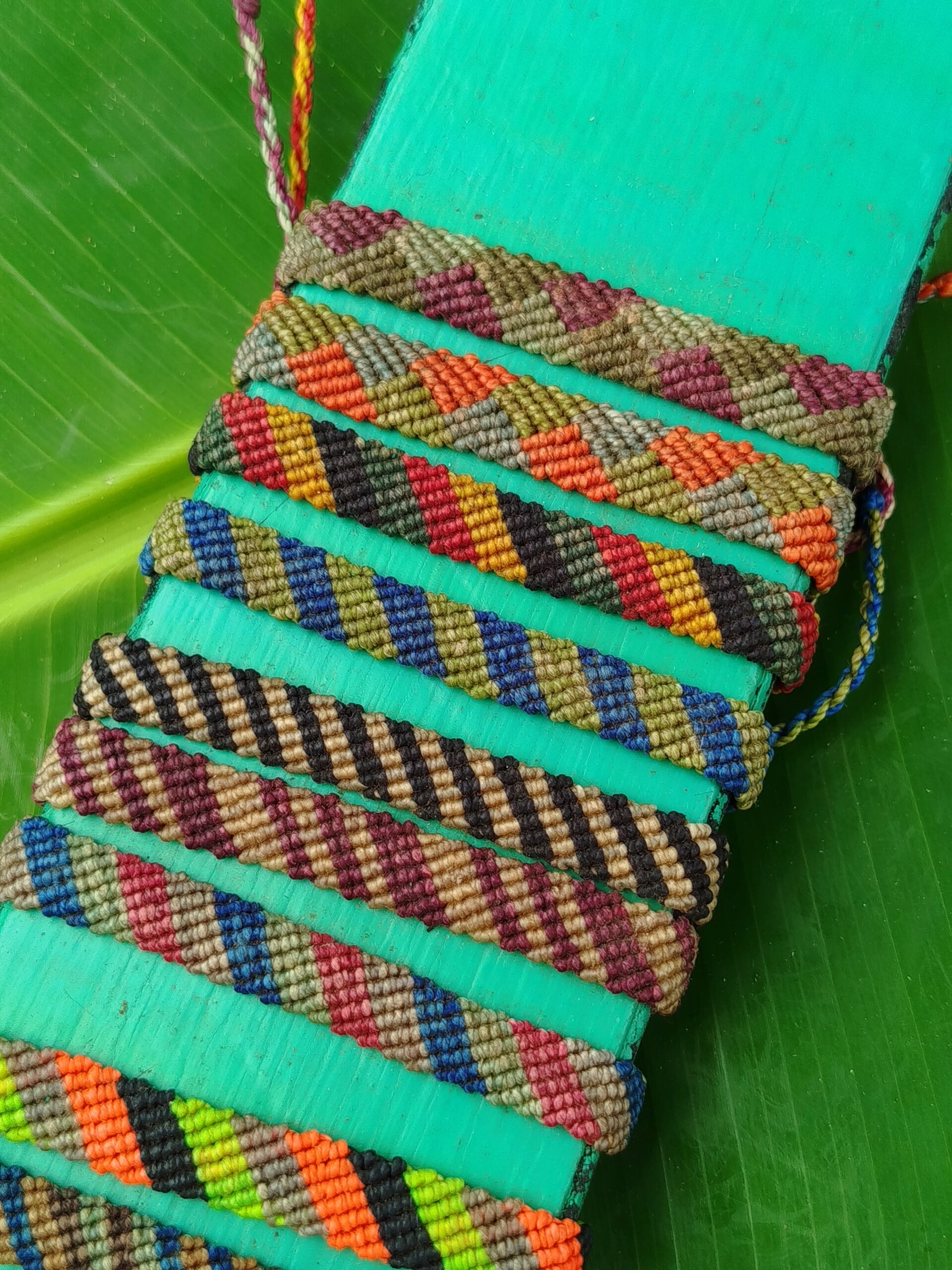 Pulseiras de Macramê - Imagem 6