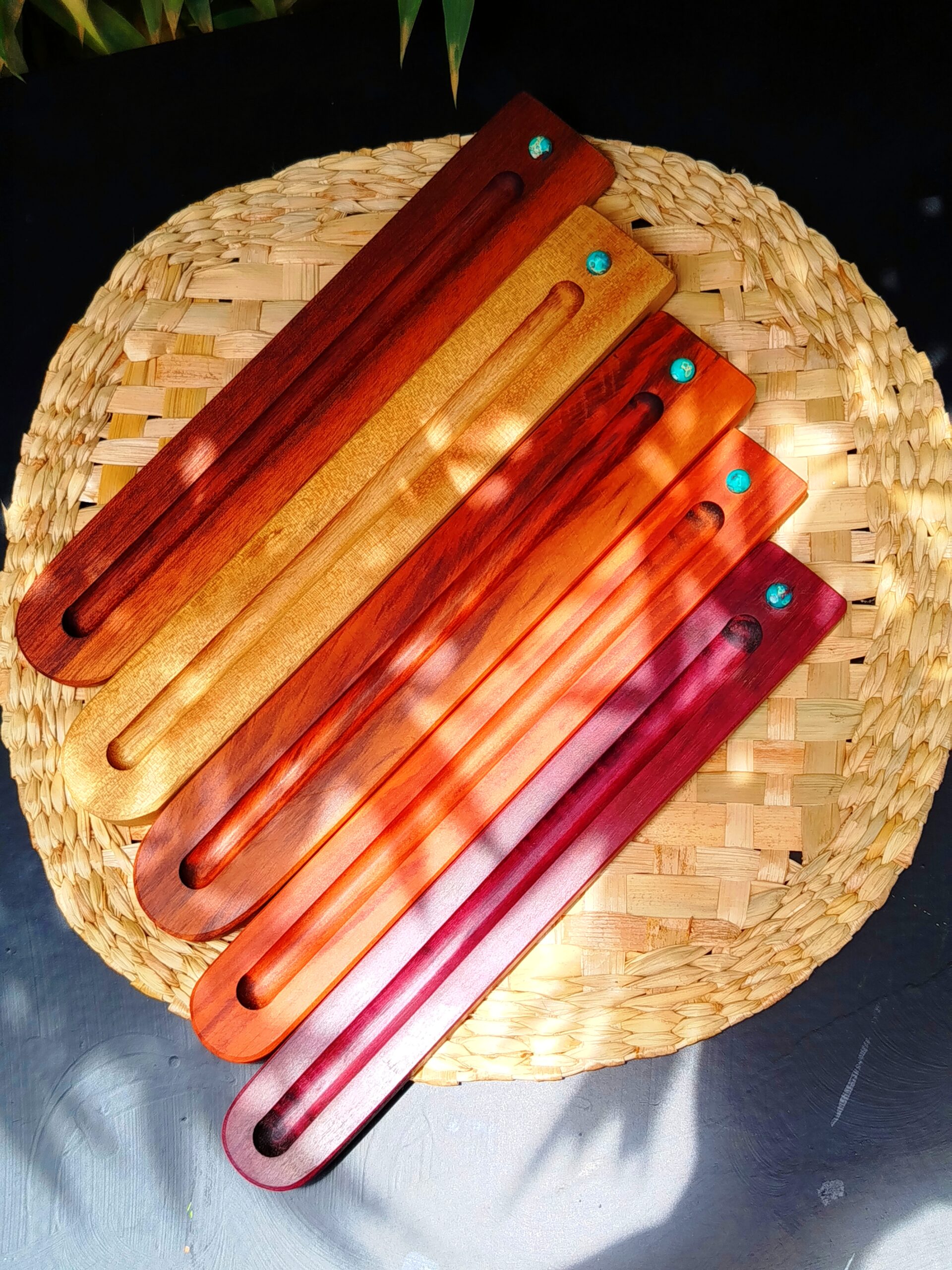 Incensário de Madeira com Jade Turquesa