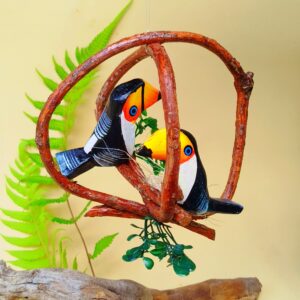 Enfeite Suspenso Rústico Tucanos com Ninho no Cipó